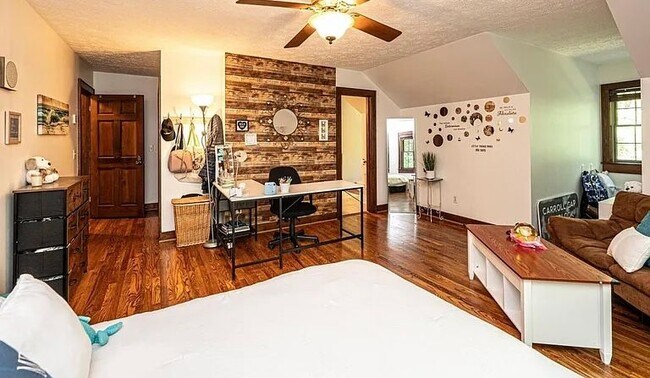 Foto del edificio - 159 Creekstone Dr
