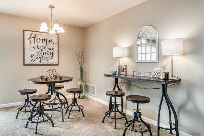 Dining Room - Miamiview Apartments