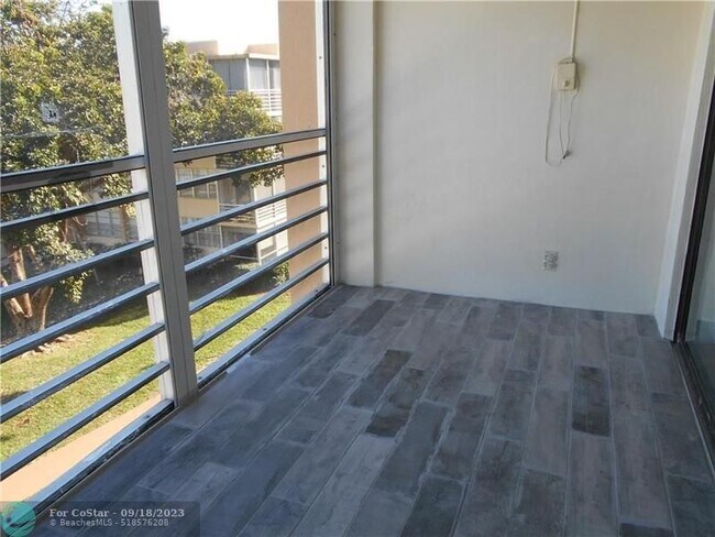 Foto del edificio - 2781 Taft St