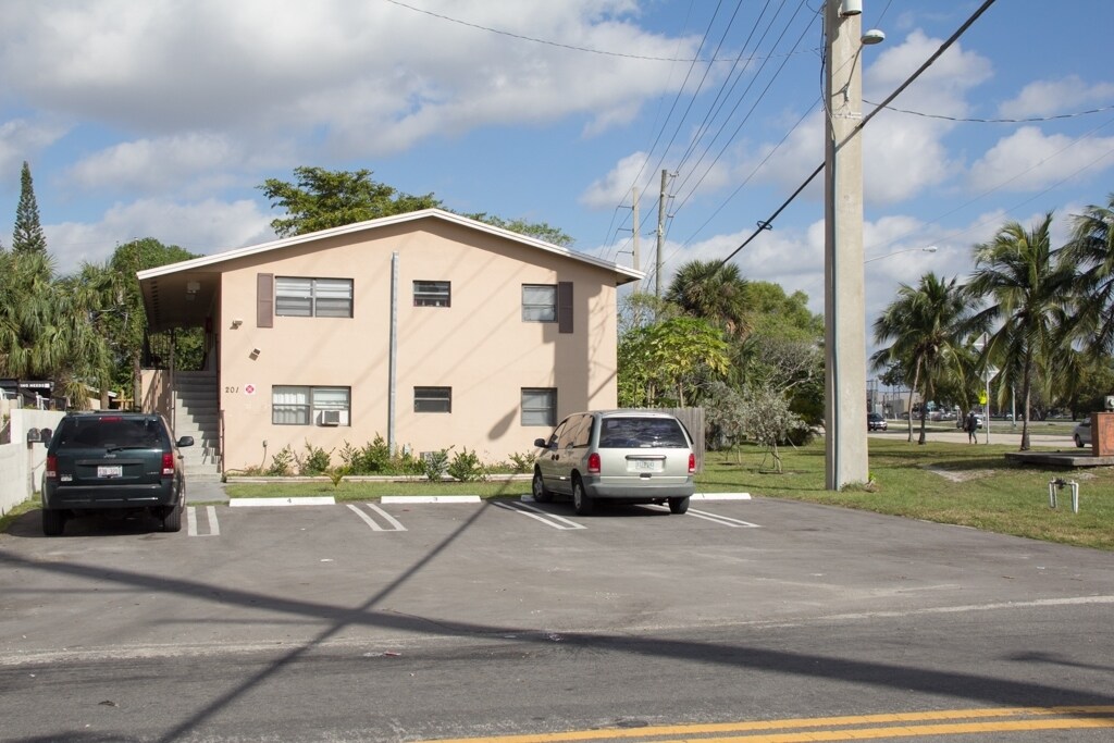 Foto principal - 201 SW 2nd St
