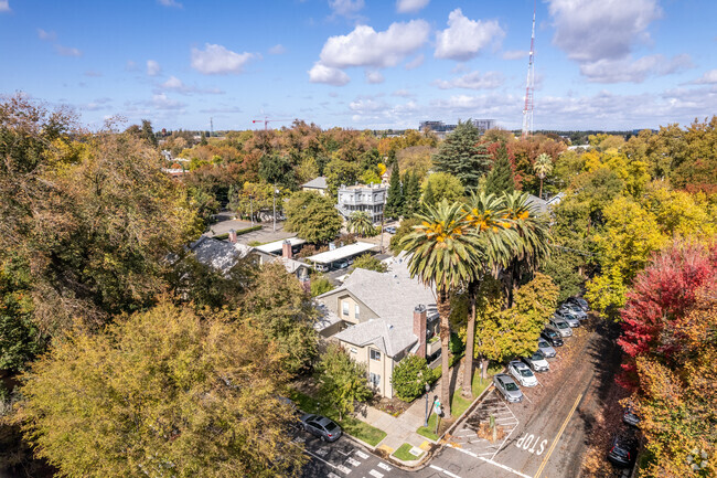 Building Photo - Capitol View Apartments