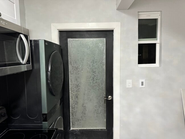 Foto del edificio - 2342 Hummingbird St