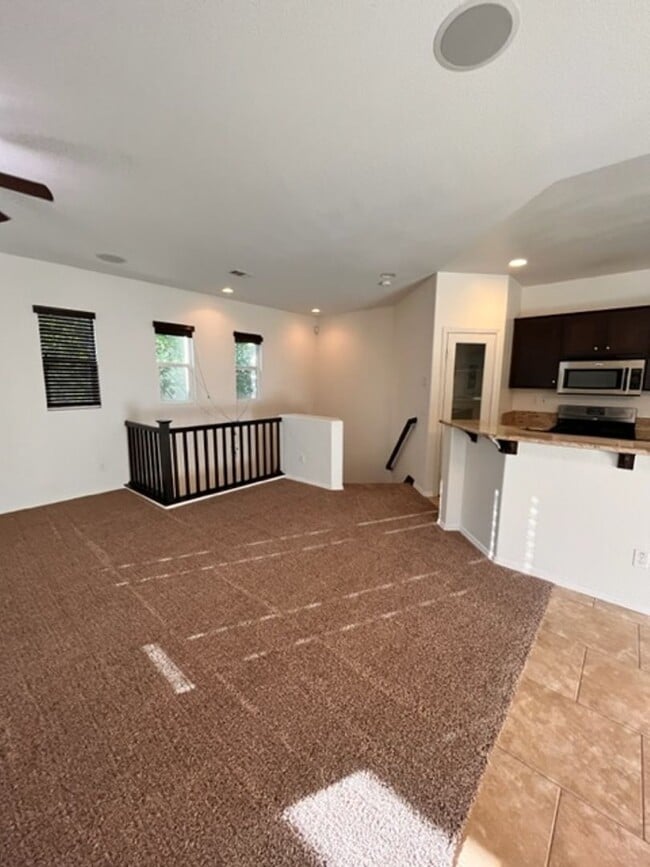 Building Photo - $2,950 - 2 Bed / 2 Bath Condo located in t...