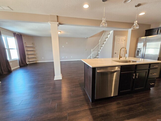 Foto del edificio - 372 Ayrshire Dr