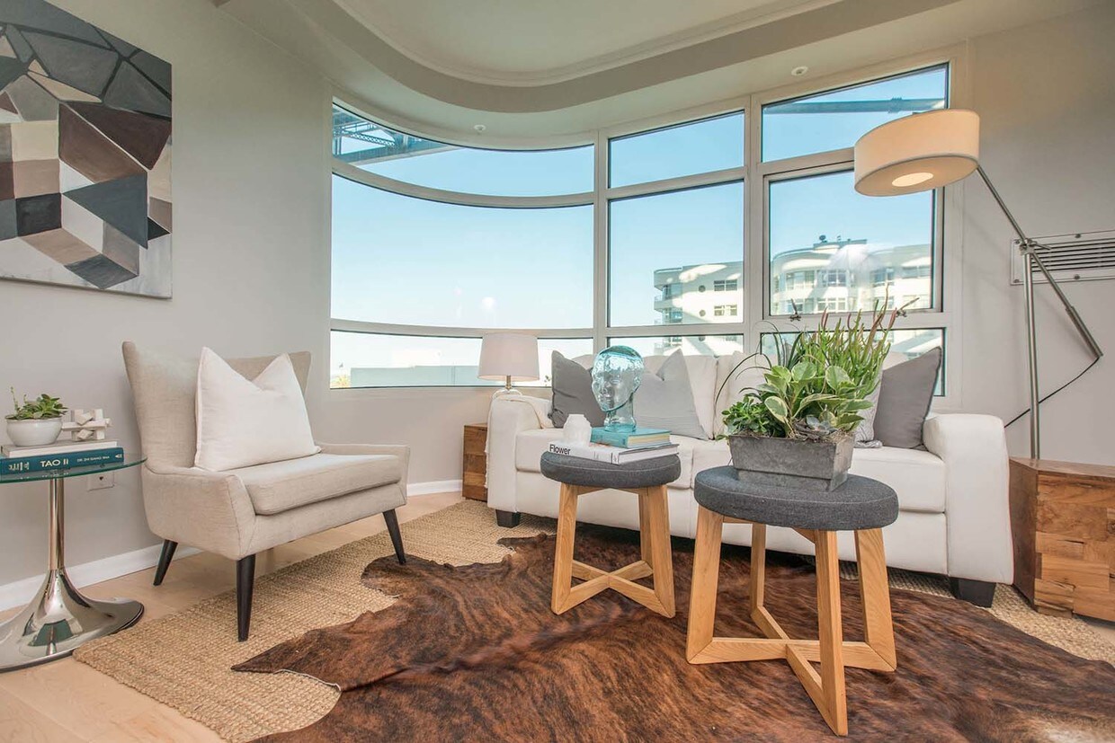 Primary Photo - Waterfront Condo in South Beach