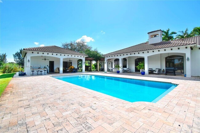 Foto del edificio - 5 br, 4.5 bath House - 6130 SW 180th Ter