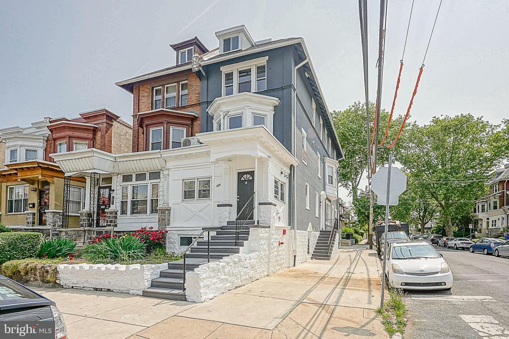 Primary Photo - 323 S 51st St