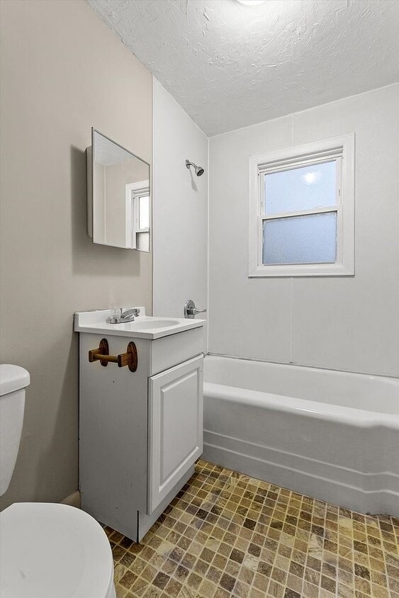 Foto del edificio - 205 E Main St