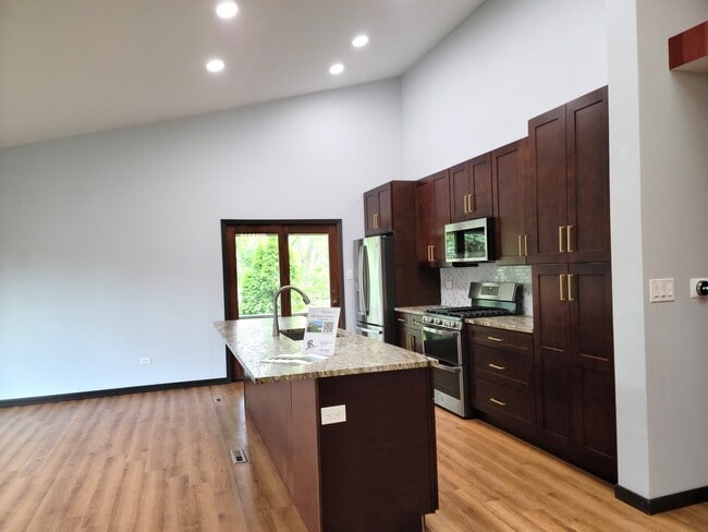 Building Photo - 17581 Windsor Pky