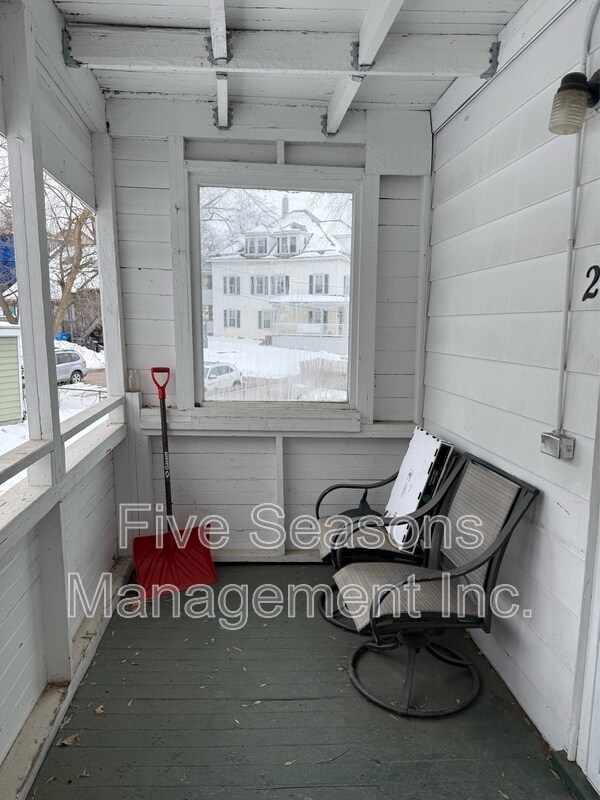 Building Photo - 384 St Paul St