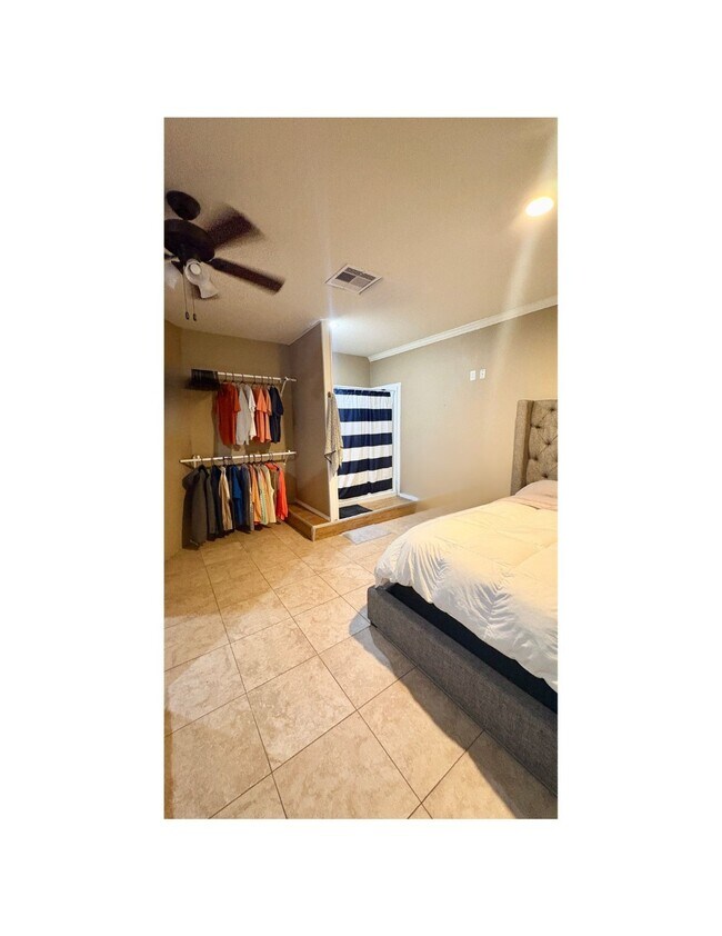 Foto del edificio - 2433 Duncan Dr