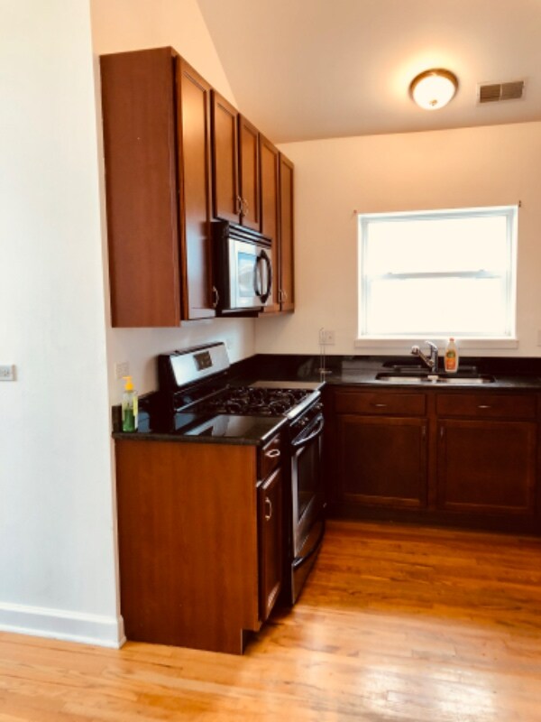 Foto del edificio - 2648 W Cortez St