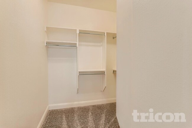 Building Photo - 401 Winehart St