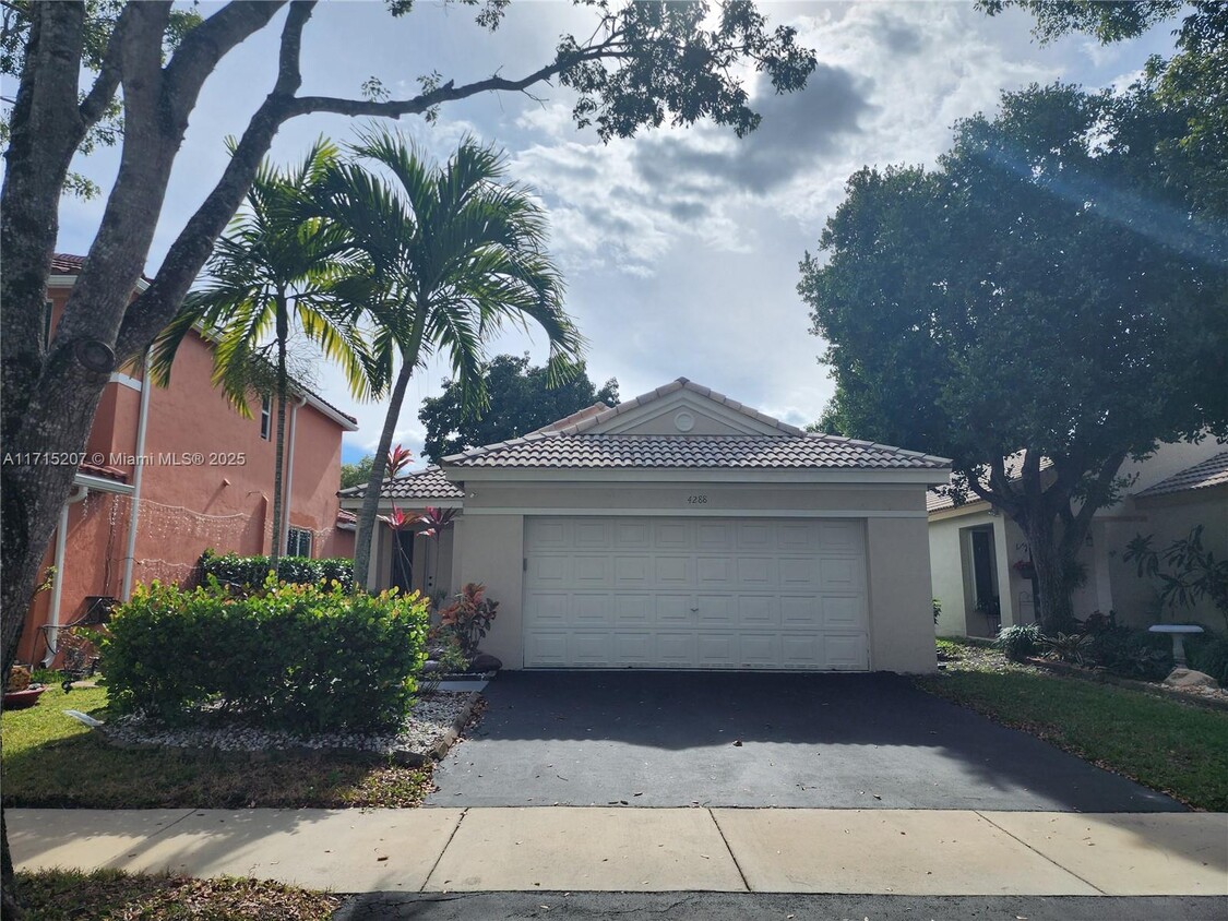 4288 Greenbriar Ln Weston - 4288 Greenbriar Ln