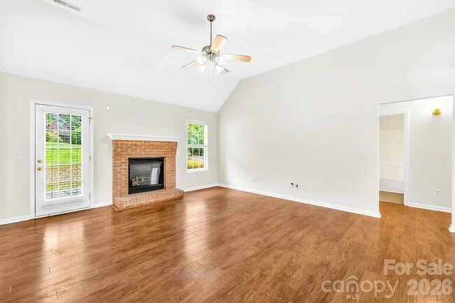 Building Photo - 328 River Birch Cir