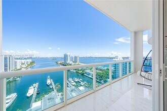 Building Photo - 7900 Harbor Island Dr