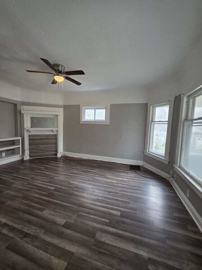 Foto del edificio - 2109 W 98th St