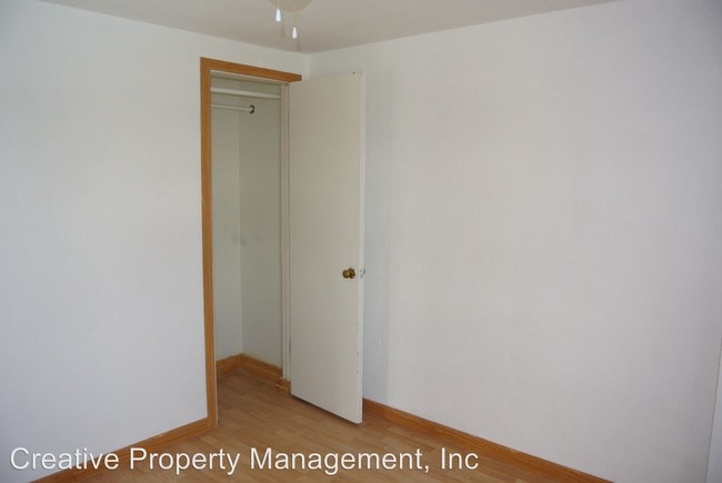 Building Photo - 1124 11th Ave NW