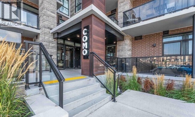 Photo du bâtiment - 600 N Service Rd