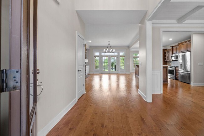 Building Photo - Pet Friendly Three Bedroom off Exit 8!