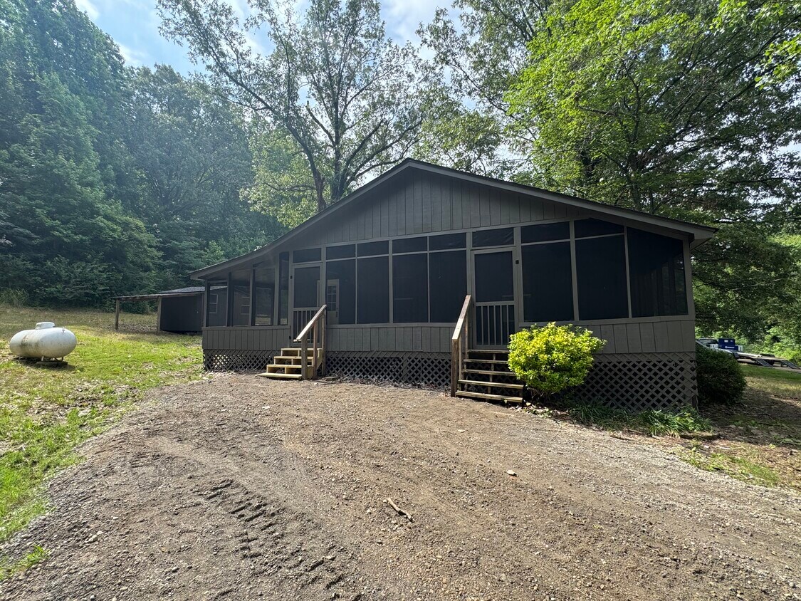 Primary Photo - 2890 Kelly Rd