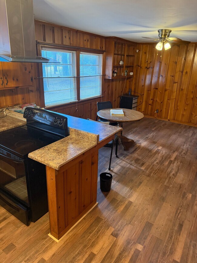 Foto del edificio - 109 Crestview Rd