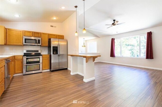 Foto del edificio - Spacious 3-Bedroom Home Near Horseshoe Lake