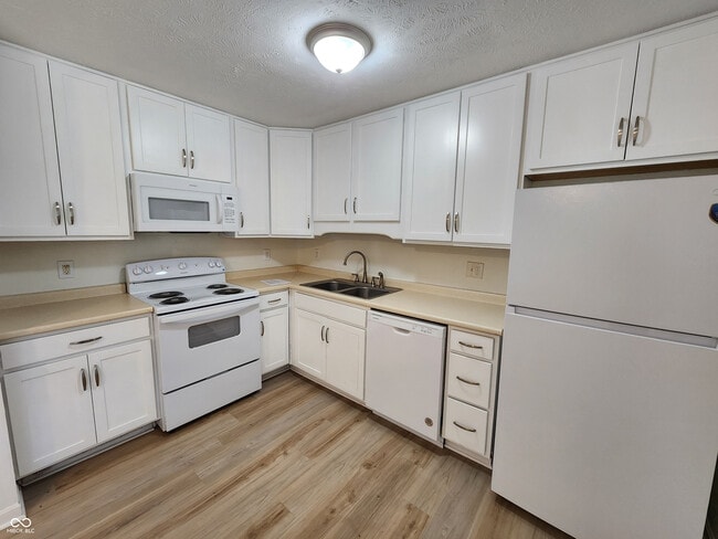 Building Photo - 4301 Cottage Ave