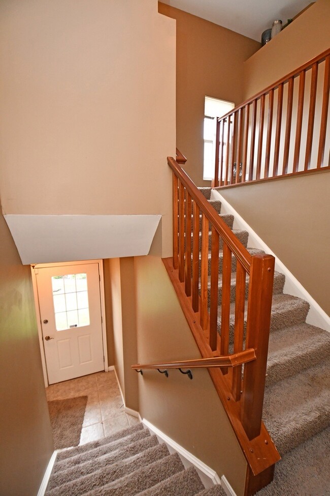 Building Photo - 424 Pinnacle Way