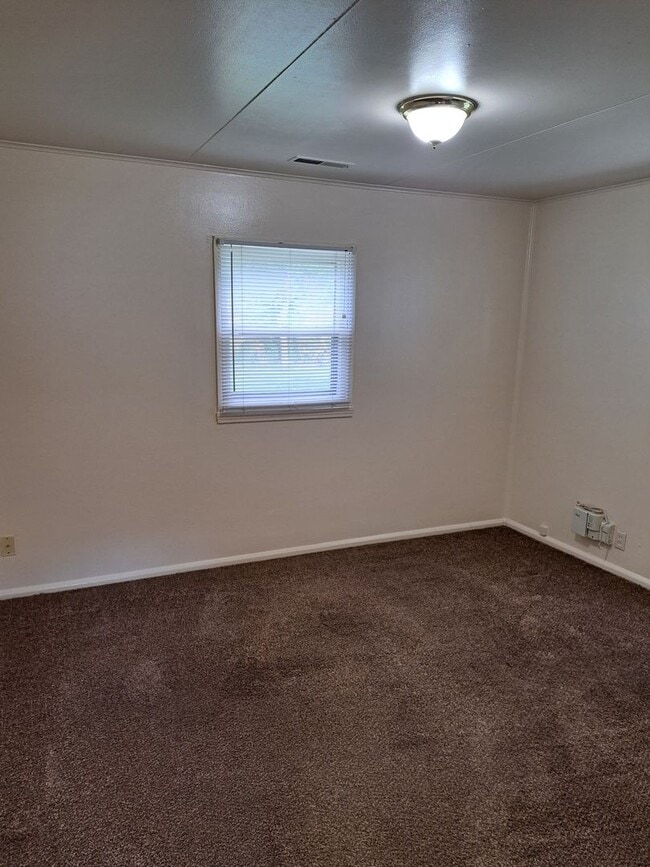 Building Photo - 2 BR House near Parkview Hospital Randallia
