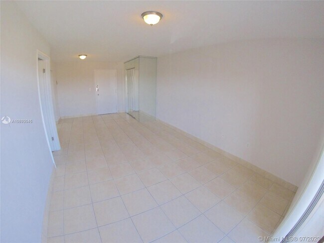 Foto del edificio - 4705 NW 7th St