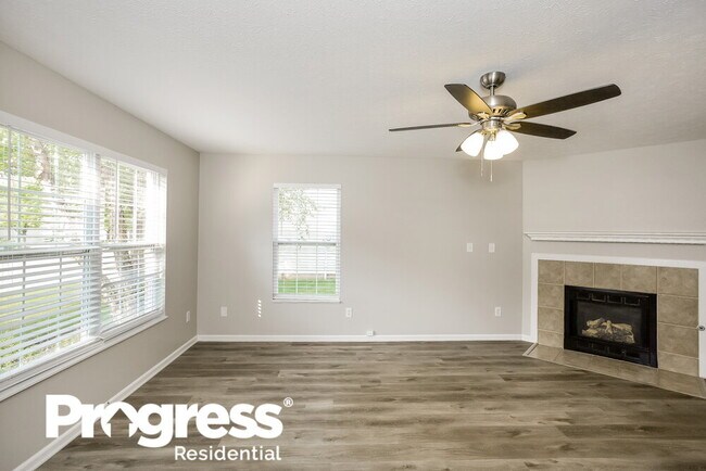 Foto del edificio - 10676 Trailwood Dr