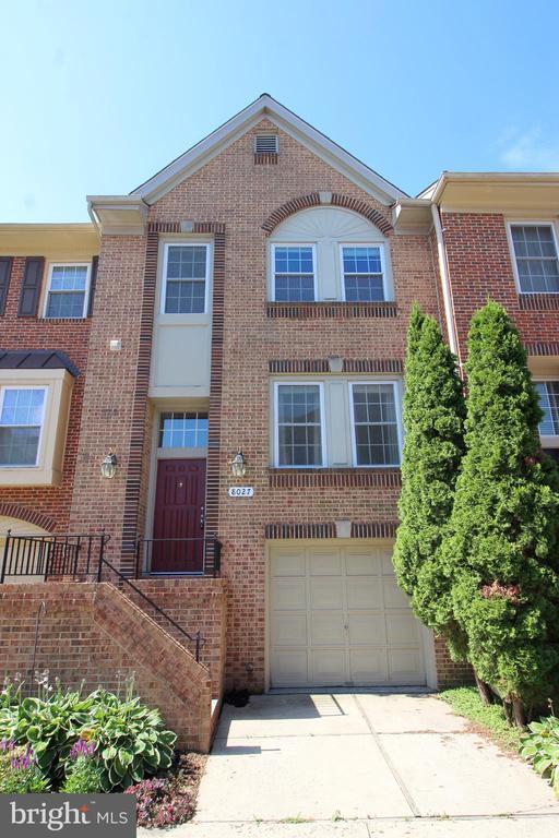 Building Photo - 8027 Merry Oaks Ct