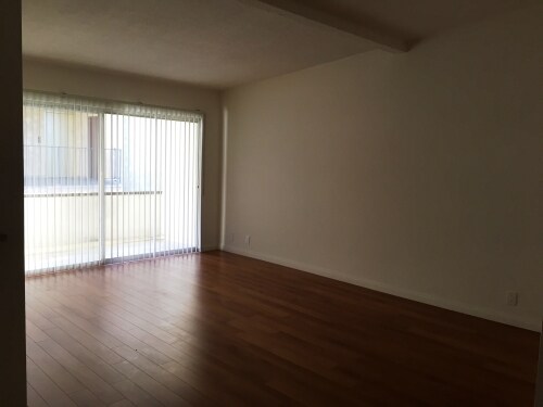 Foto del edificio - 1218 S Barrington Ave