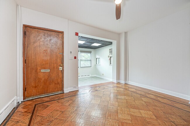 Foto del edificio - 5001 Hazel Ave