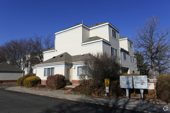 Building Photo - Willow Place Apartments