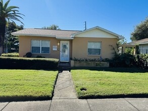 Building Photo - 1300 13th Ave S