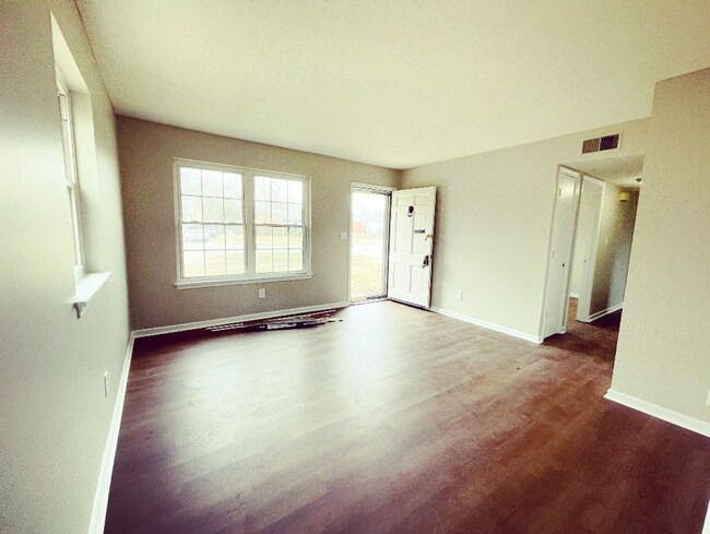 Building Photo - 9400 Moonridge Pl
