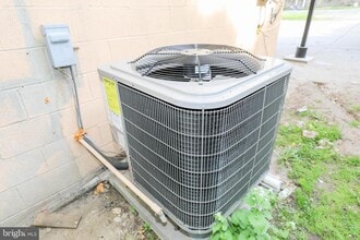 Building Photo - 103 Waelchli Ave