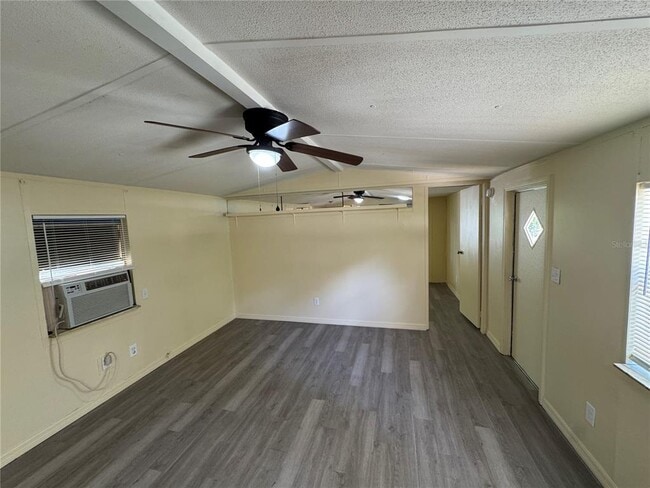 Building Photo - 4940 E Hunts Ct