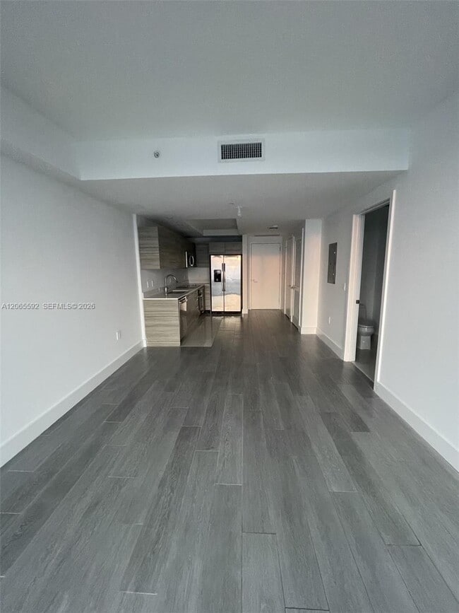 Building Photo - 121 NE 34th St