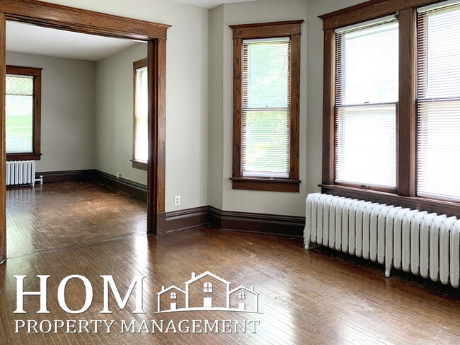 Photo - 330 Center St House