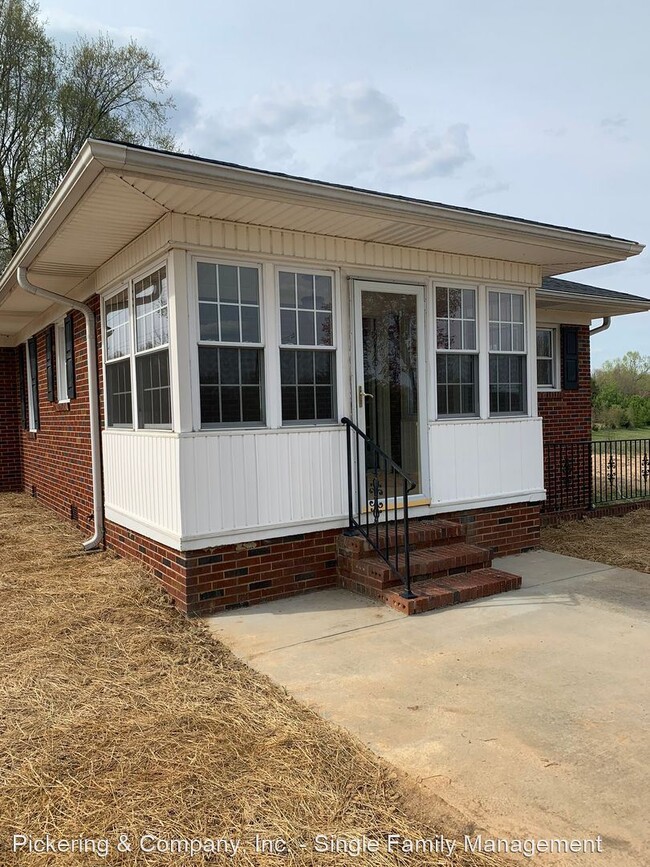 Building Photo - 3 br, 1 bath House - 4529 Pleasant Garden Rd