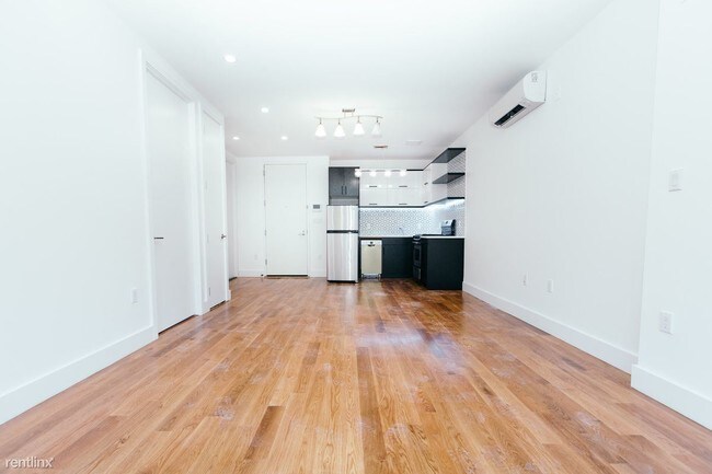 Building Photo - 880 Bergen St