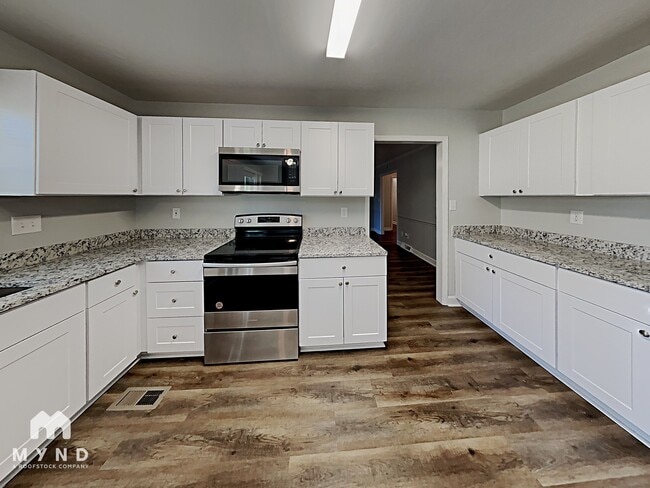 Building Photo - 4901 Craigwood Dr