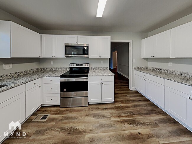 Foto del edificio - 4901 Craigwood Dr