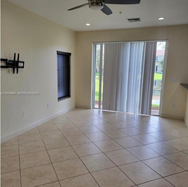 Foto del edificio - 2851 Prospect Rd