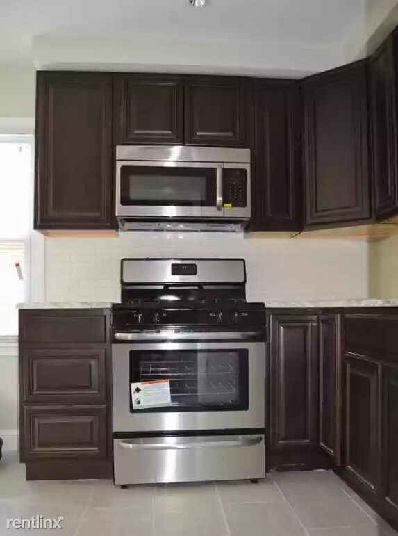 Building Photo - 4 br, 2.5 bath House - 2111 Rochester Rd