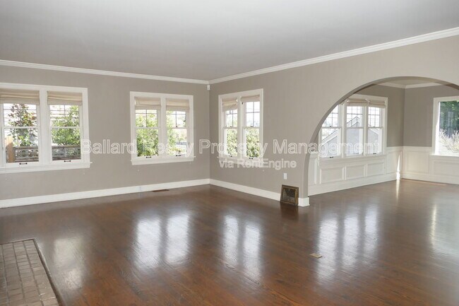 Foto del edificio - 3246 Conkling Pl W