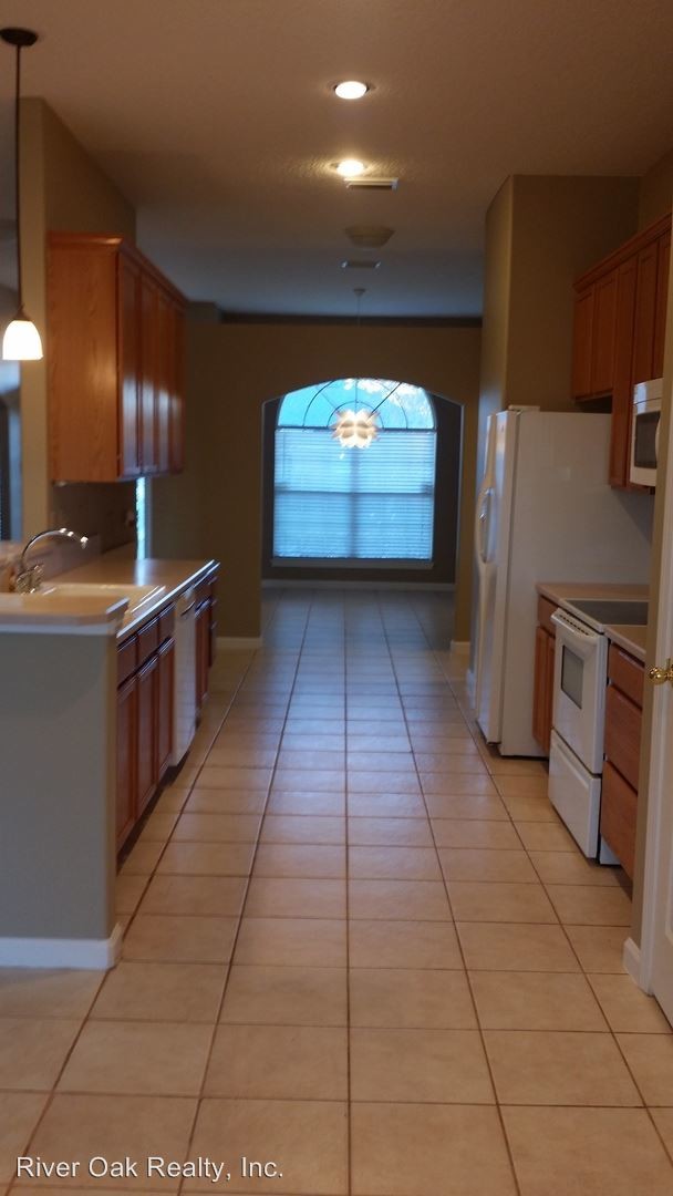 Building Photo - 4 br, 3 bath House - 1721 Loch Leven Ct